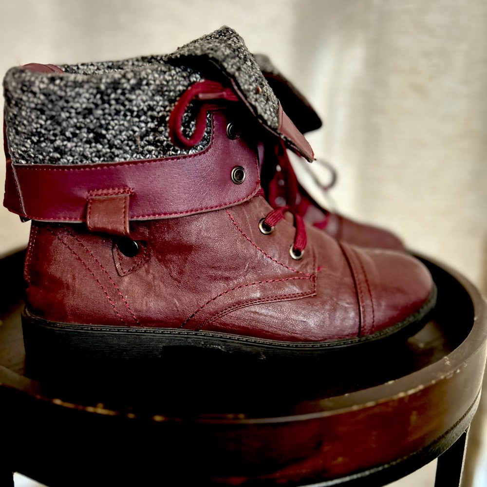 Wanted | Combat bootie | Women’s size 11